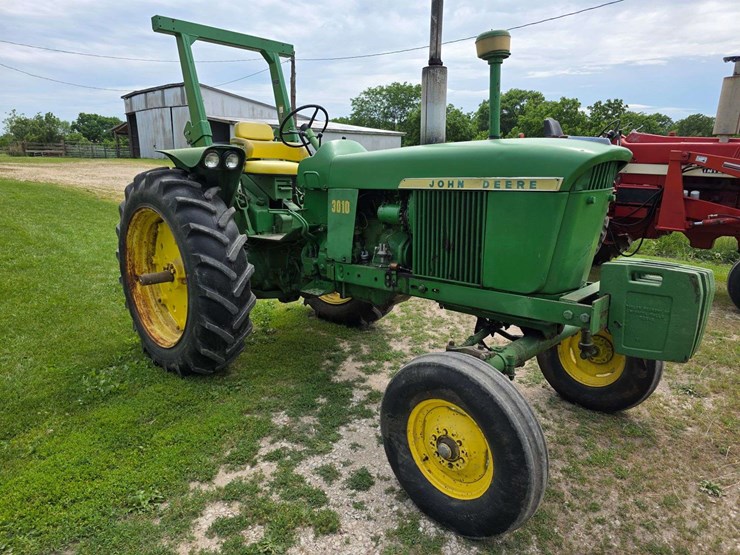 john-deere-3010-image-3