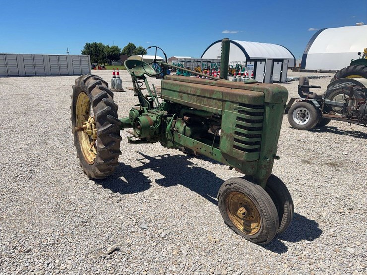 john-deere-b-image-1