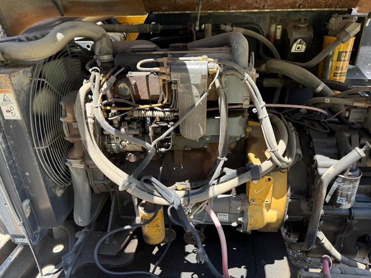 caterpillar-tl943-image-13