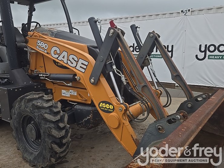 2019-case-580sn-image-21