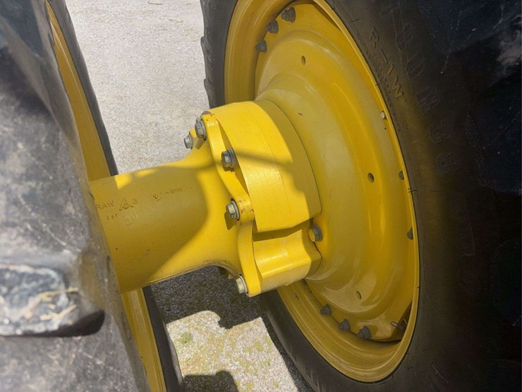 2013-john-deere-8285r-image-48