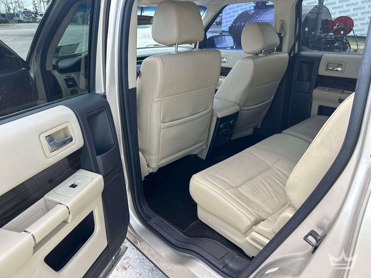 2018-ford-flex-image-21