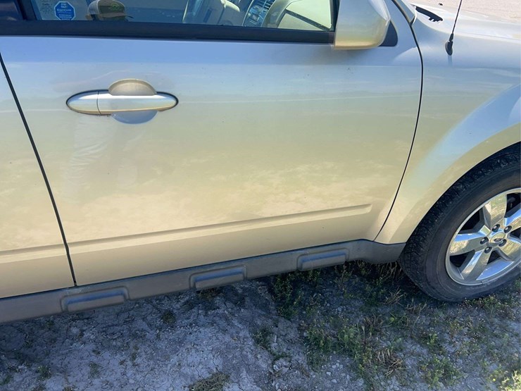 2012-ford-escape-image-32