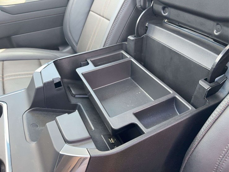 2025-chevrolet-silverado-2500hd-high-country-image-35