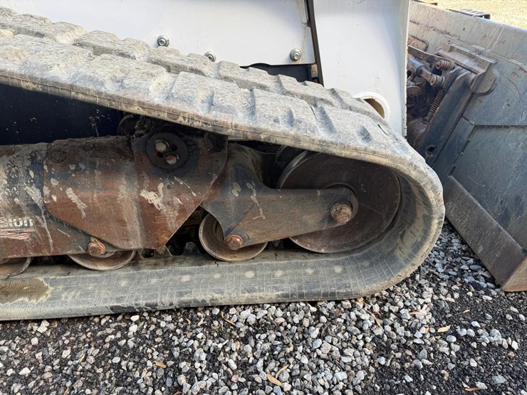 2021-bobcat-t870-image-14