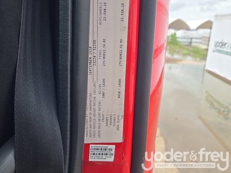 2019-volvo-vnl860-image-66