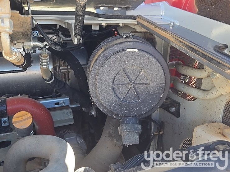 2022-takeuchi-tl12v2-image-32