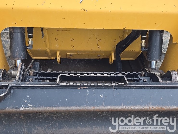 2022-caterpillar-259d3-image-21