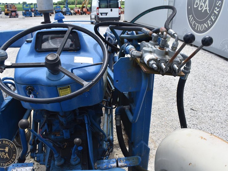 ford-4000-image-22