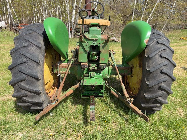 john-deere-3020-image-31