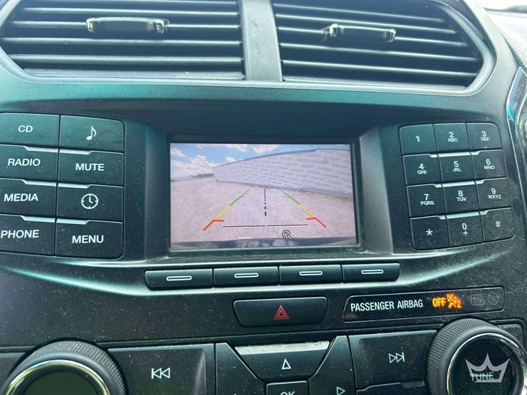 2017-ford-explorer-image-17