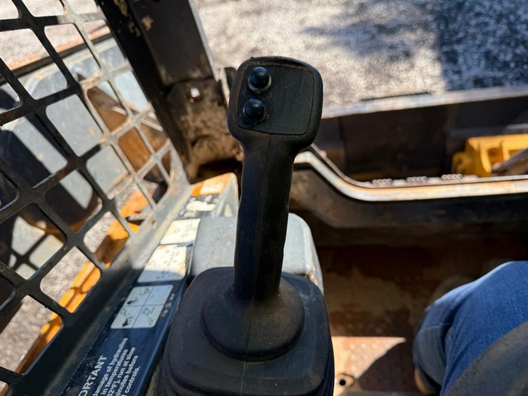 2017-deere-331g-image-20