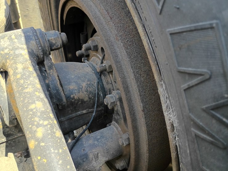 2005-peterbilt-379-image-86