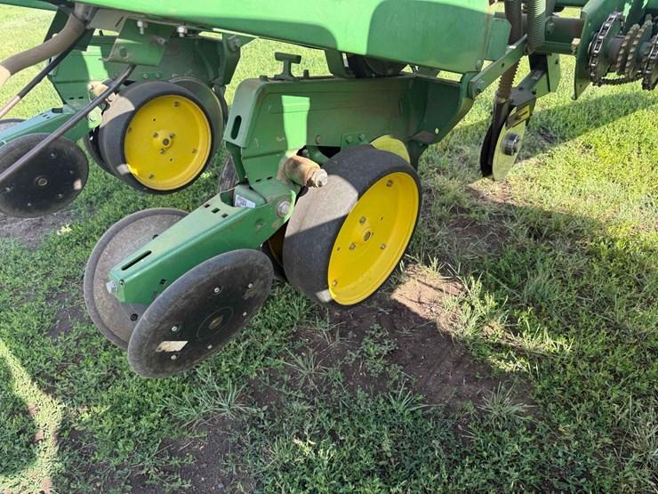 john-deere-7000-image-18