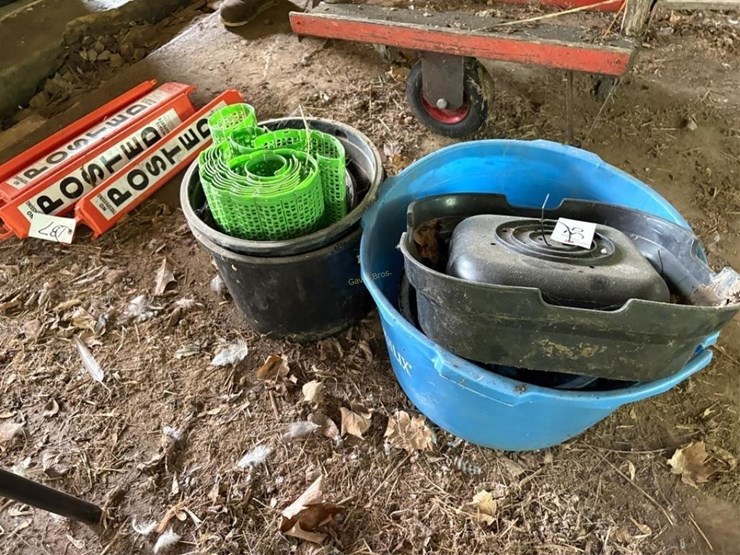 feed-pails-image-2