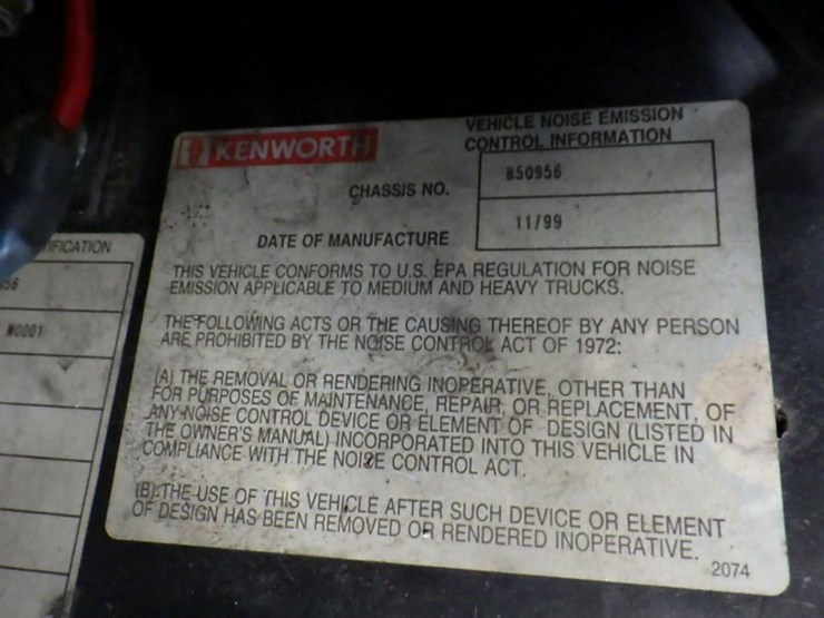 2000-kenworth-w900b-image-35