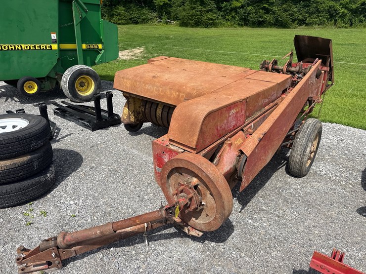 new-holland-268-image-2