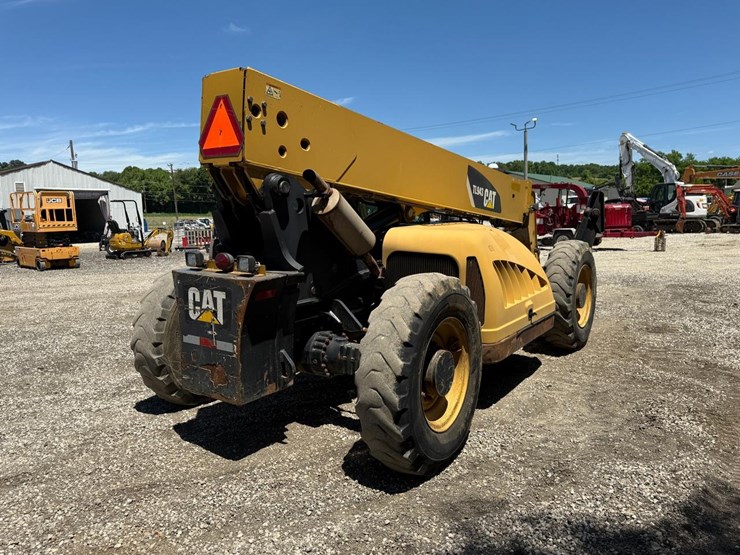 caterpillar-tl943-image-4