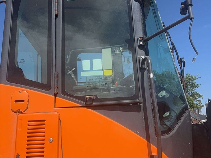 2021-doosan-dl220-5-image-56