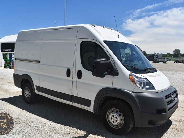 2014-ram-promaster-1500-image-17