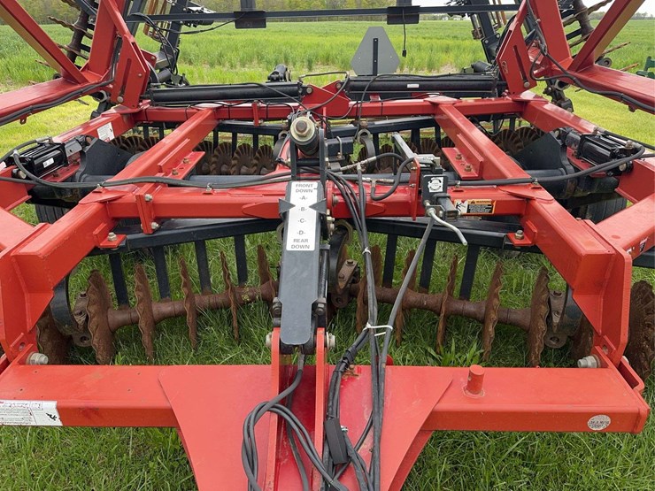 case-ih-330-image-78