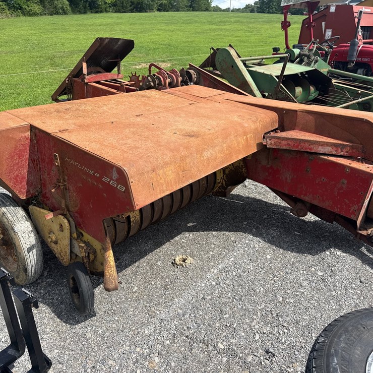 NEW HOLLAND 268