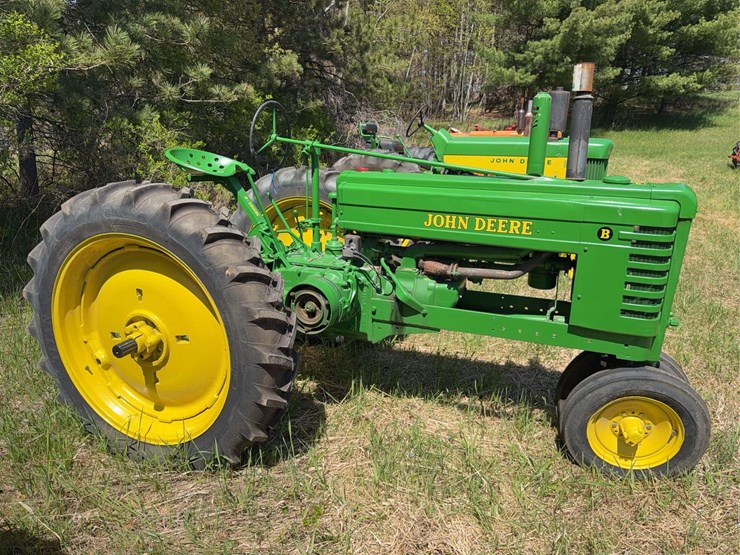 john-deere-b-image-2