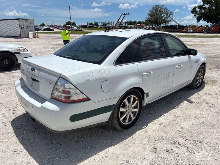 2008-ford-taurus-sedan-image-3