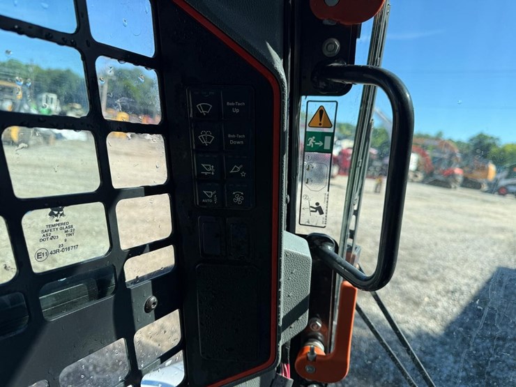 2024-bobcat-t62-image-27