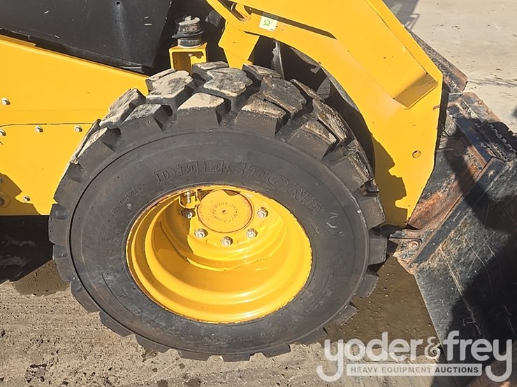 2017-caterpillar-262d-image-11