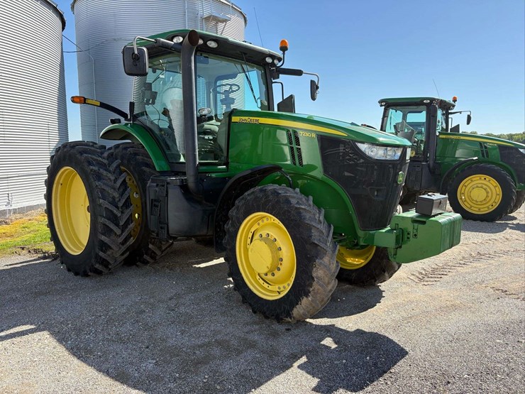 2012-john-deere-7230r-image-4