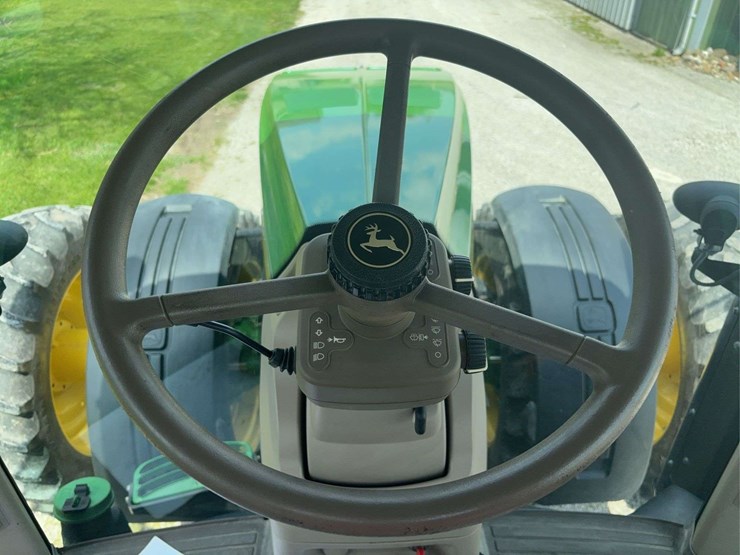 2013-john-deere-8285r-image-9