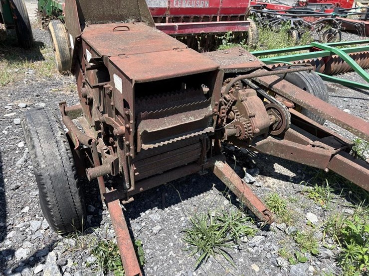 new-holland-717-image-3