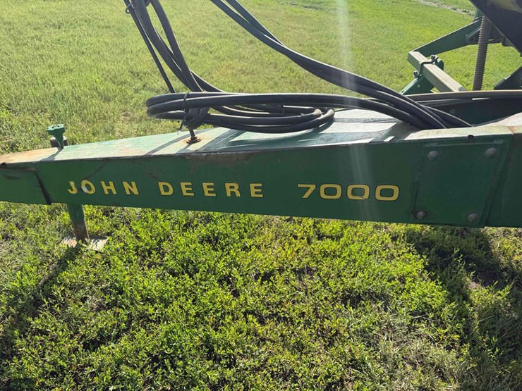 john-deere-7000-image-24