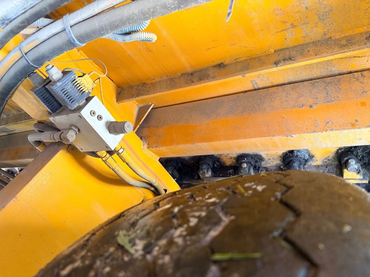 2000-john-deere-6-image-43