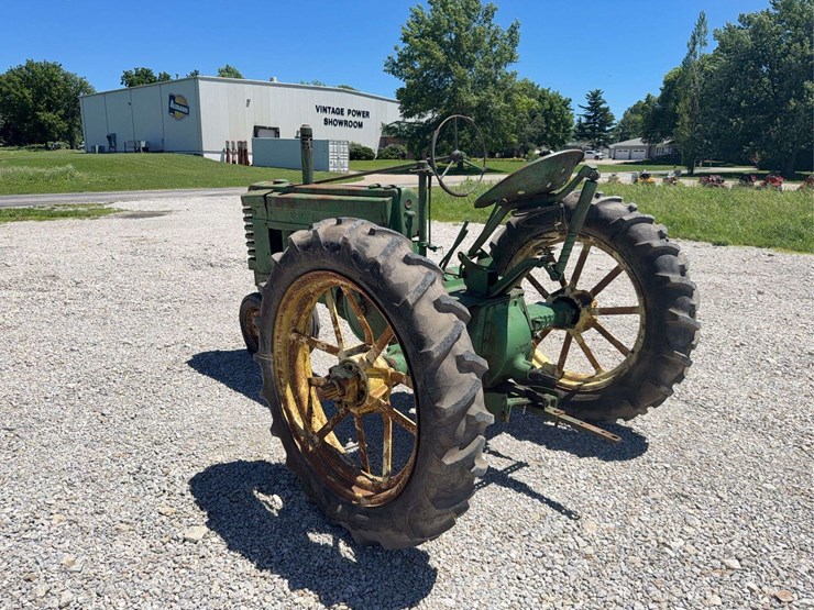 john-deere-b-image-5
