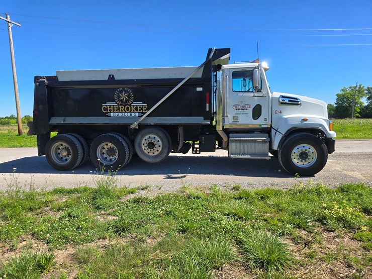2018-western-star-4700-image-18