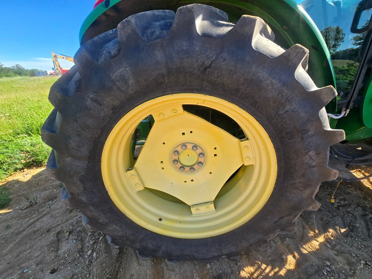 2010-john-deere-6115d-image-58