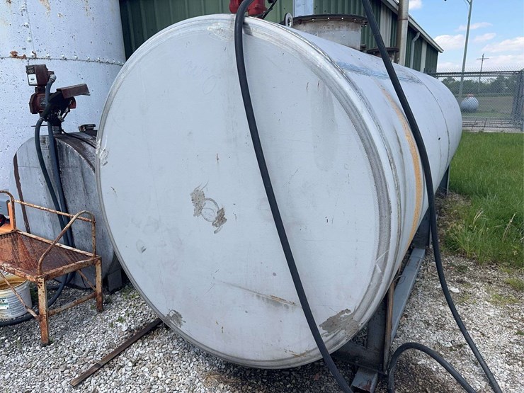 stainless-steel-diesel-tank-and-pump---15’-long-x-63”-diameter---approximately-2500-gal.-image-5