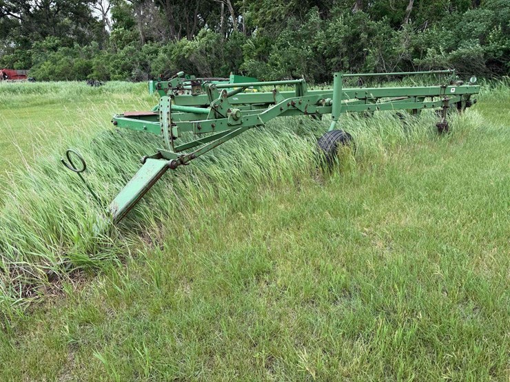 john-deere-3100-image-1
