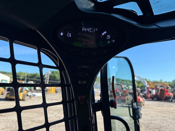 2024-bobcat-s770-image-22