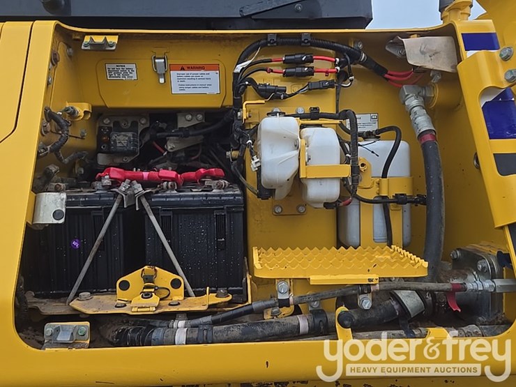 2022-komatsu-d61px-24-image-30