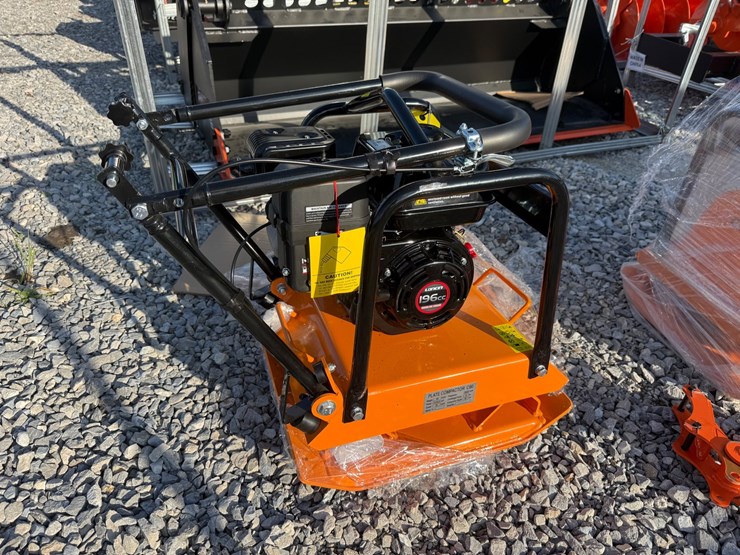 #83-•-pabreak-gas-powered-plate-compactor-image-2