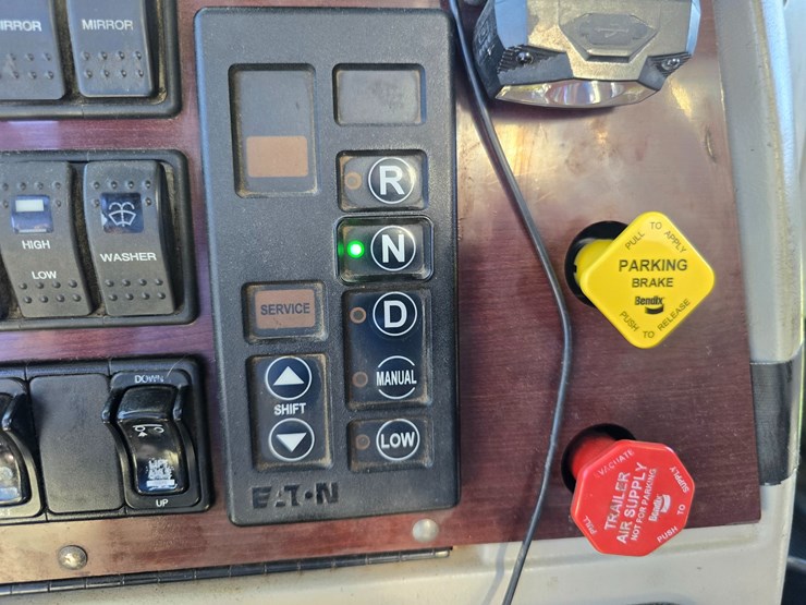 2018-western-star-4700-image-99