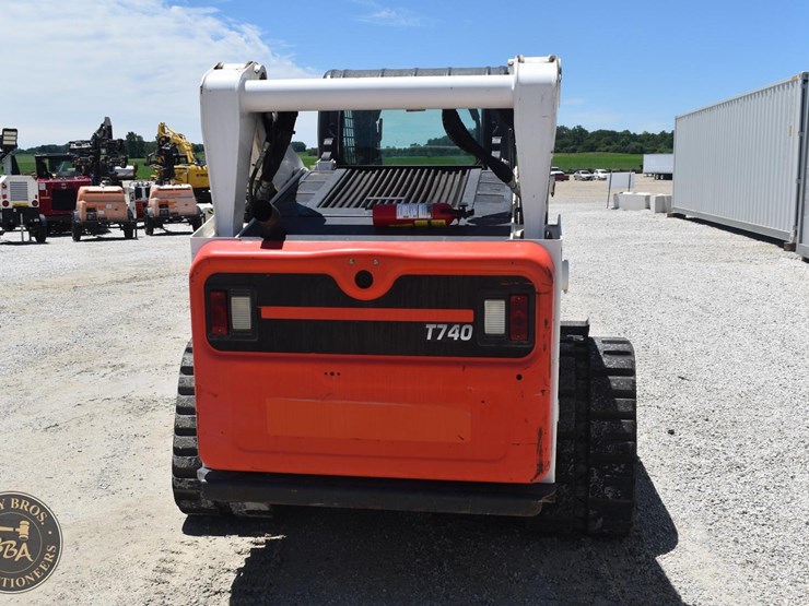 2022-bobcat-t740-image-5
