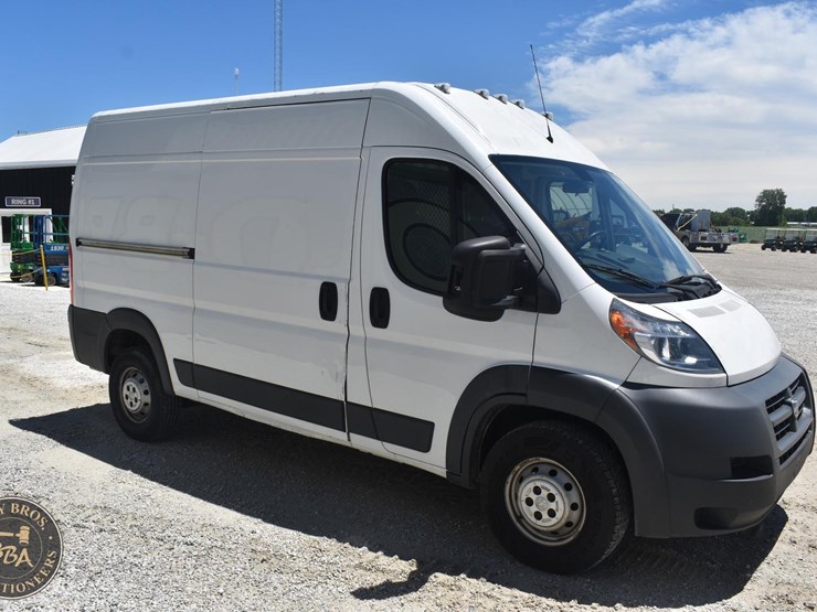 2014-ram-promaster-1500-image-16
