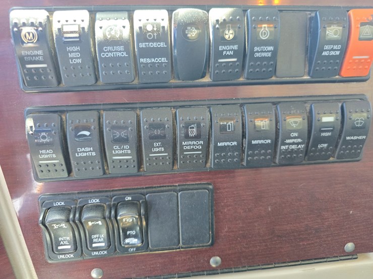 2020-western-star-4900-image-85
