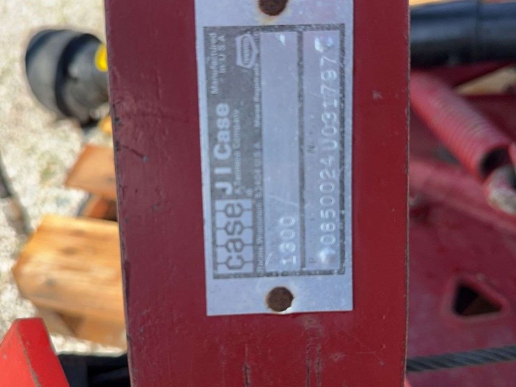 case-ih-1300-image-25