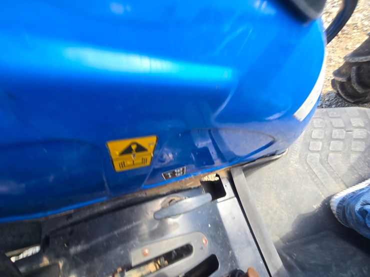 new-holland-t4030-image-33