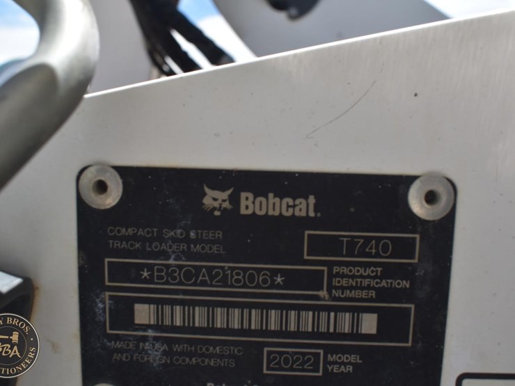 2022-bobcat-t740-image-25
